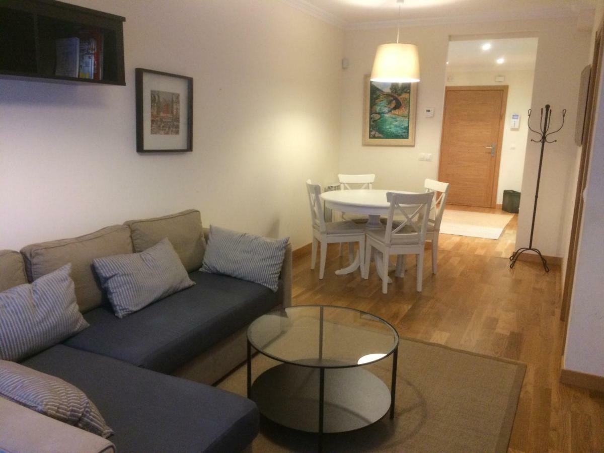Apartamento Con Terraza Y Jardín En