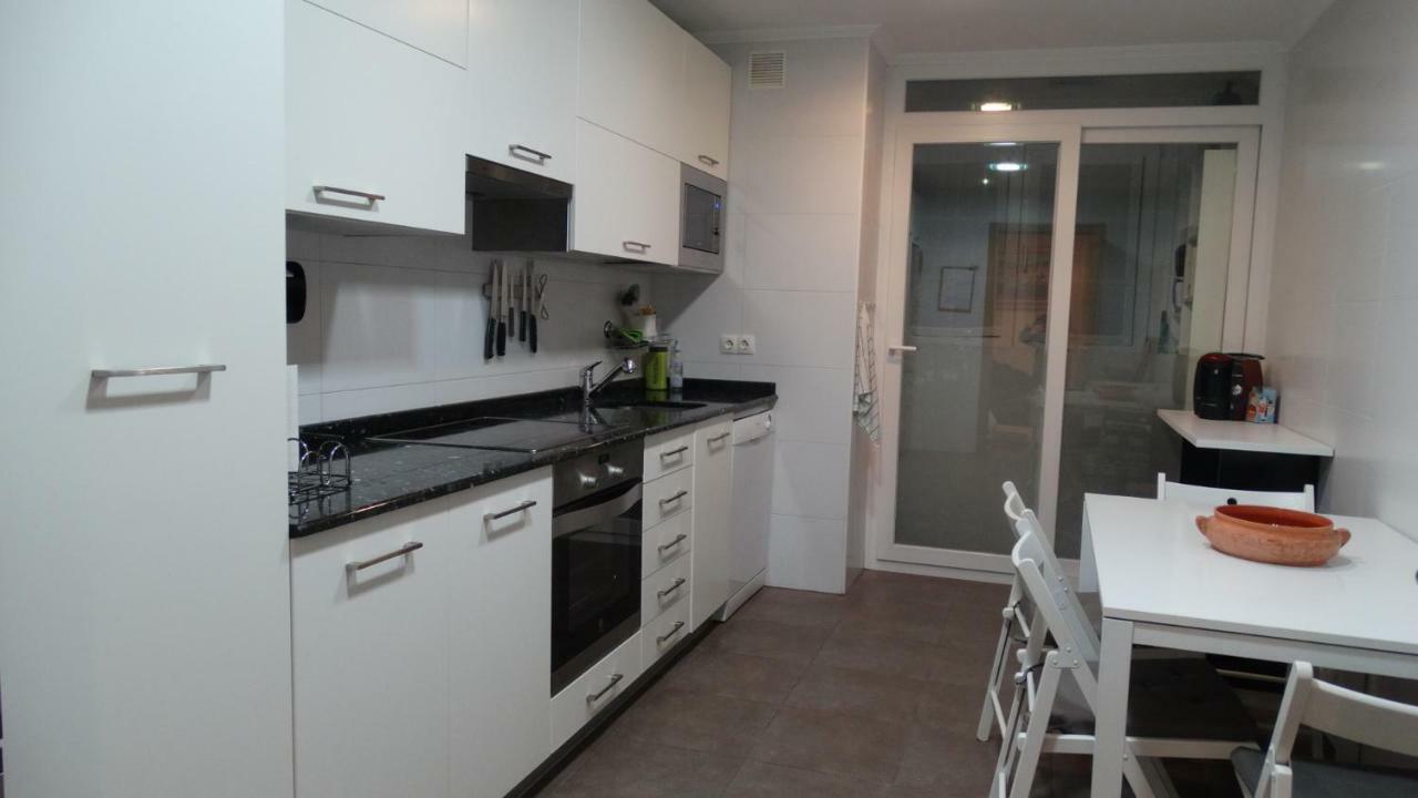 Con Terraza Y Jardin En *