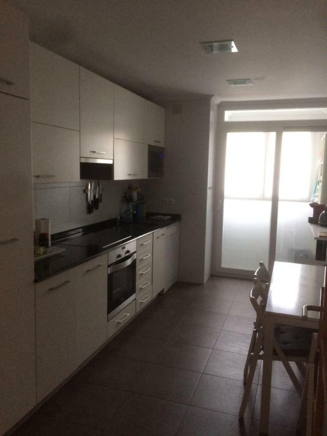 Con Terraza Y Jardin En Appartement